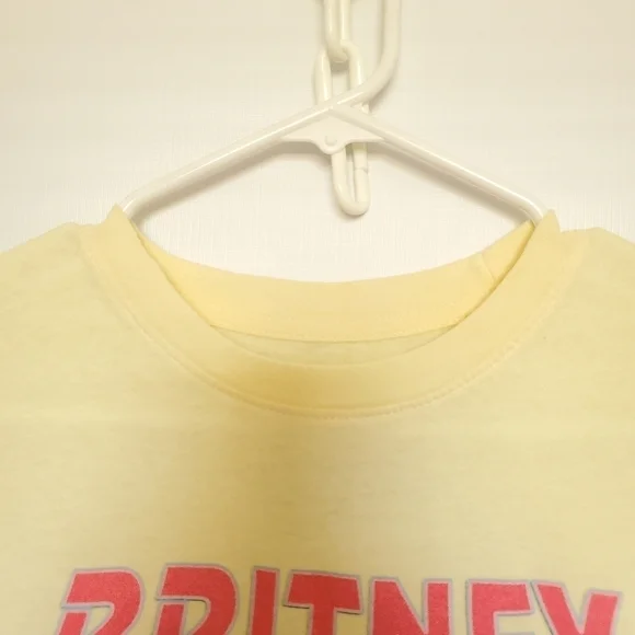 BRITNEY SPEARS STRONGER GRAPHIC TEE YELLOW PINK SHORT SLEEVE WOMENS ( S ) - Picture 5 of 8
